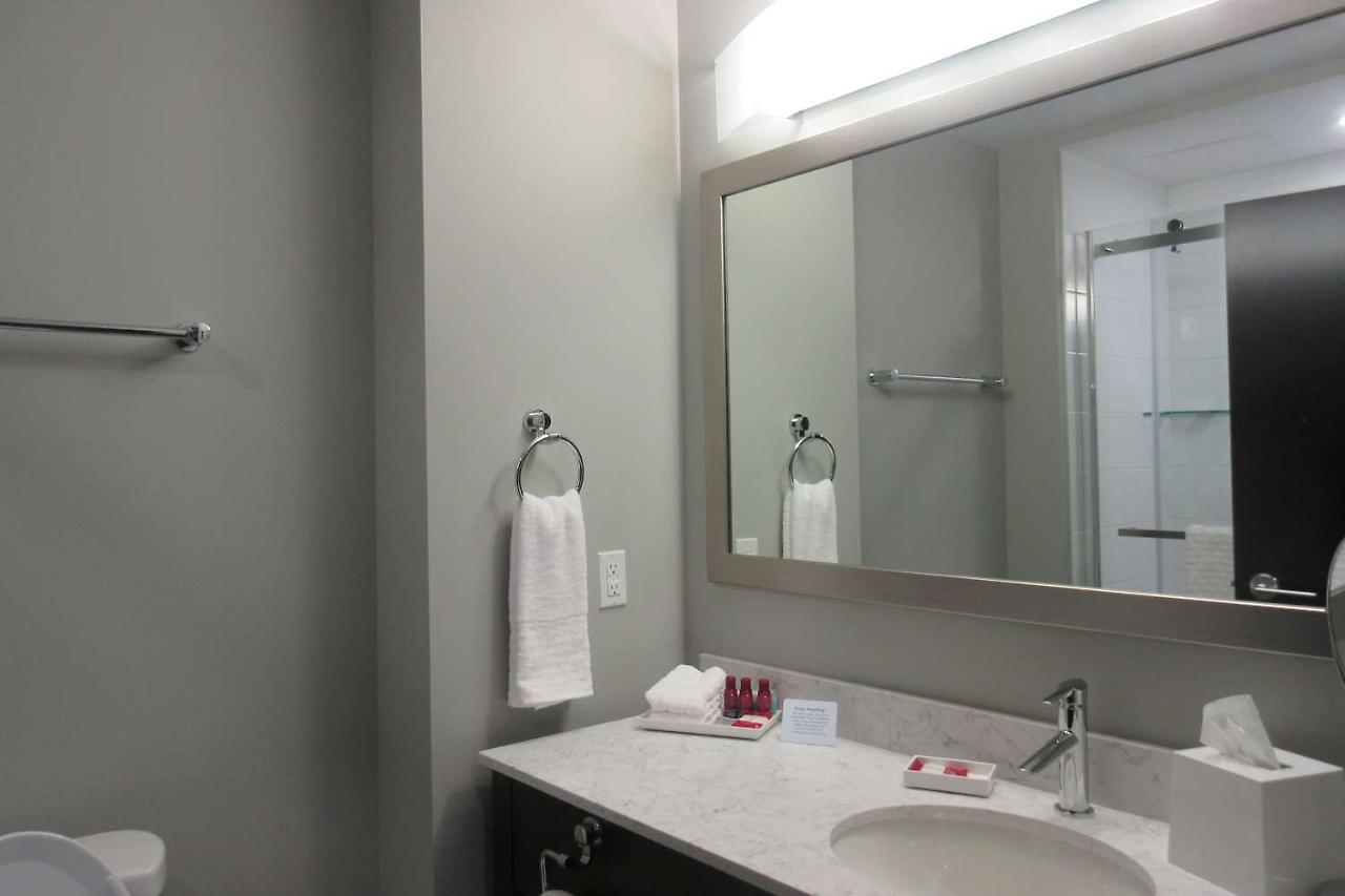 Best Western Premier Northwood Hotel Тимминс Экстерьер фото