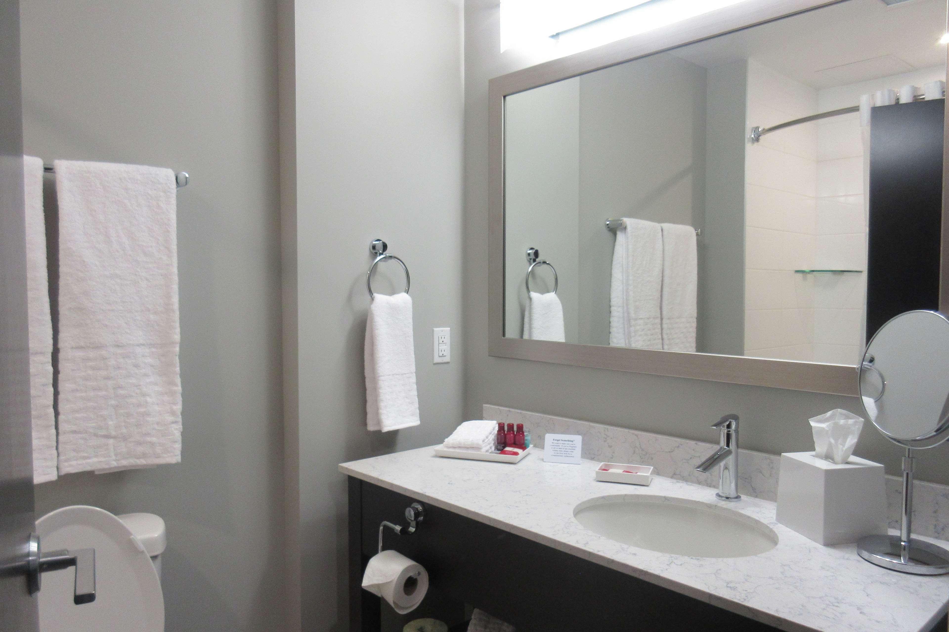 Best Western Premier Northwood Hotel Тимминс Экстерьер фото