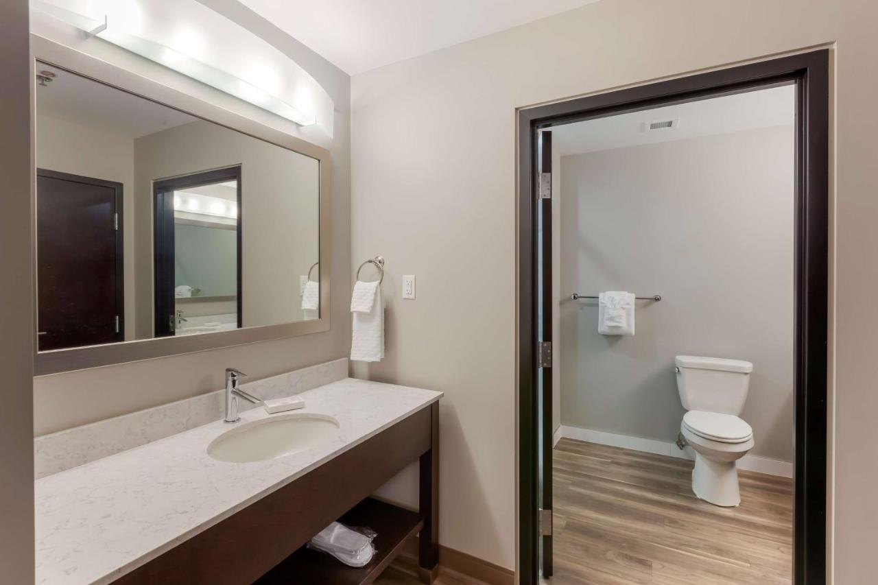 Best Western Premier Northwood Hotel Тимминс Экстерьер фото