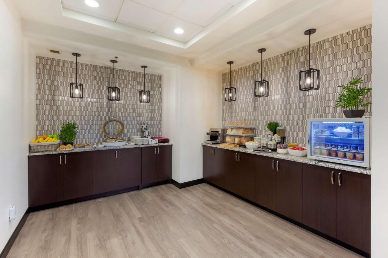 Best Western Premier Northwood Hotel Тимминс Экстерьер фото