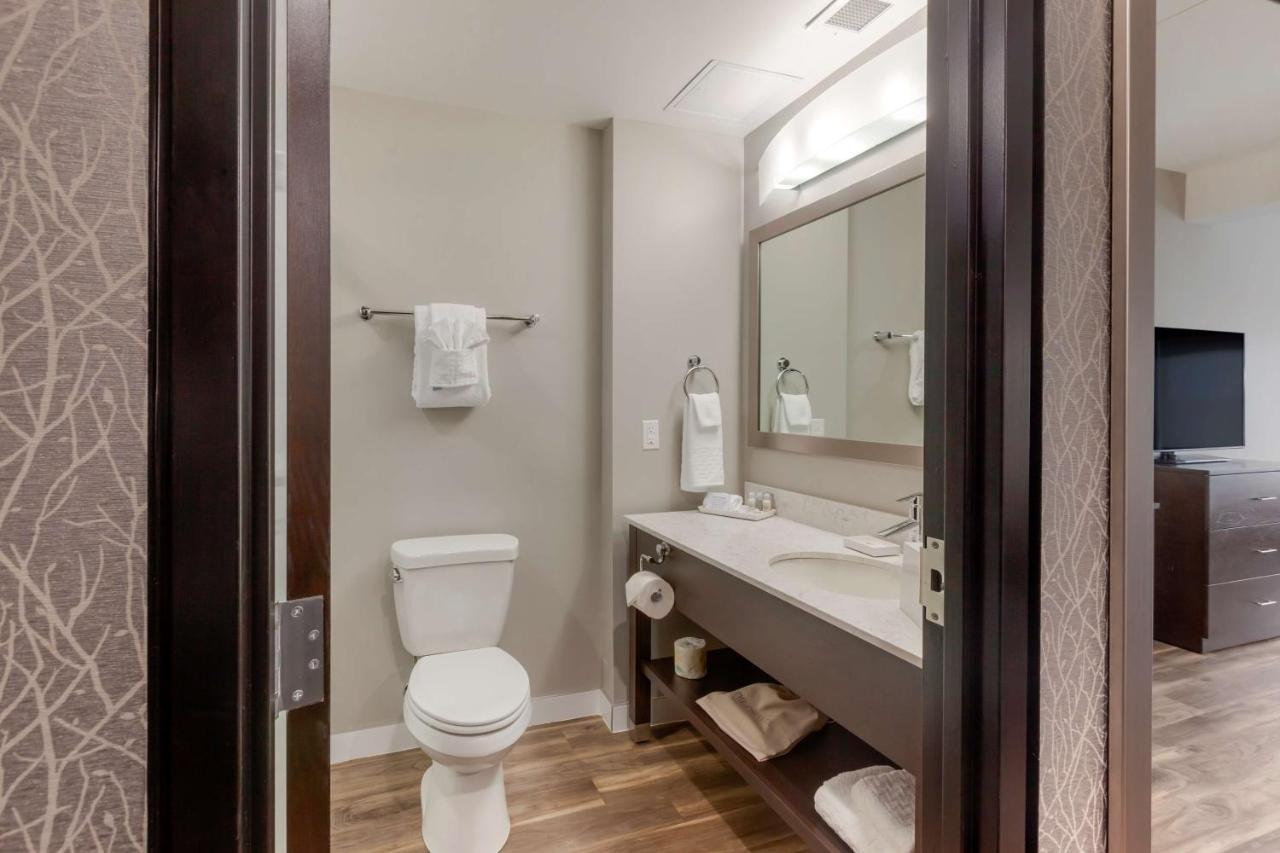 Best Western Premier Northwood Hotel Тимминс Экстерьер фото
