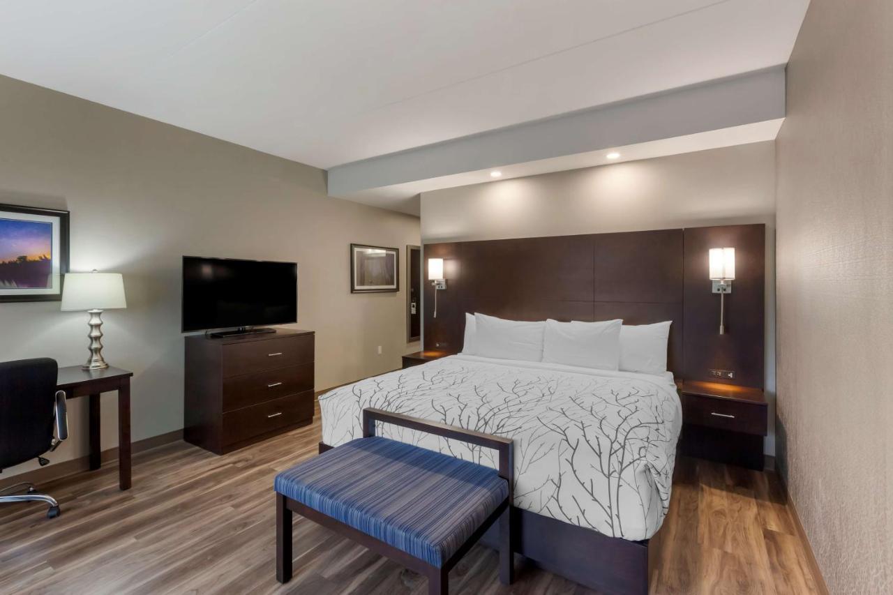 Best Western Premier Northwood Hotel Тимминс Экстерьер фото